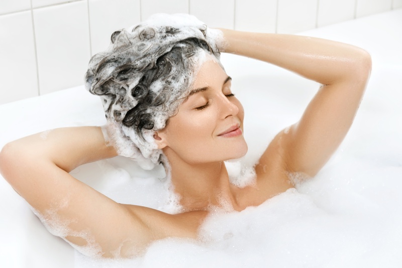 how to wash hair in a bath